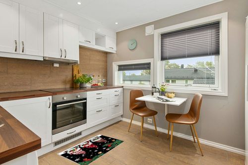 Area Rug 2x3 Feet, Xmas Tree Cardinals Snowflake Christmas Gnome Rug, Rugs for Living Room Decor Bedroom Decor Kids Room, Non-Slip Living Room Rugs, Comrft Carpet Washable Rug in Wood and White Small Kitchen