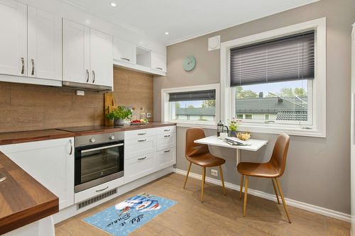 Christmas Area Rug for Living Room Bedroom 2x3, Large Runner Rug Carpet Washable Rugs Non-Shedding Floor Cover Mat for Kitchen Dining Kids Room Decor Snowman Robin Snowflakes Blue in Wood and White Small Kitchen