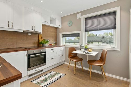 Area Rug 2x3 Feet, Christmas Buffalo Plaid Cardinals Eucalyptus Rug, Rugs for Living Room Decor Bedroom Decor Kids Room, Non-Slip Living Room Rugs, Comrft Carpet Washable Rug in Wood and White Small Kitchen