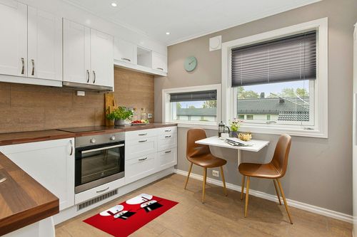 Area Rugs Non-Slip Washable Rug Christmas Theme Snowman Pattern Red Background Indoor Rug Rubber Backing Floor Mats Home Decor Carpet for Living Room Dining Room Non Shedding 2x3 Ft in Wood and White Small Kitchen