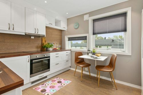 Donut Pink Bathroom Rugs Fluffy Absorbent Bath Mat Machine Washable Soft Microfiber Shaggy Kitchen Mat Non Slip Carpet Runner for Shower Floor Layered Front Door Mats Porch in Wood and White Small Kitchen