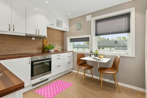 Pink Checkered Bathroom Rugs Fluffy Absorbent Bath Mat Machine Washable Soft Microfiber Shaggy Kitchen Mat Non Slip Carpet Runner for Kitchen Entryway Laundry Room Decor in Wood and White Small Kitchen