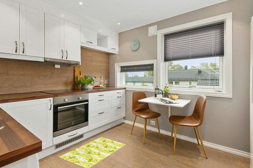 Farmhouse Plush Shag Bath Rugs Yellow Blossom Flower Vine Soft Fluffy Floor Doormat Carpet,Non-Slip Door Mats for Living Room Bedroom Kitchen Entryway Plant Wood Grain in Wood and White Small Kitchen