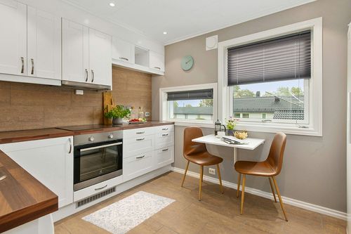 SAFAVIEH Dip Dye Collection 2' x 3' Light Blue/Ivory DDY901L Handmade Premium Wool Entryway Living Room Foyer Bedroom Kitchen Accent Rug in Wood and White Small Kitchen