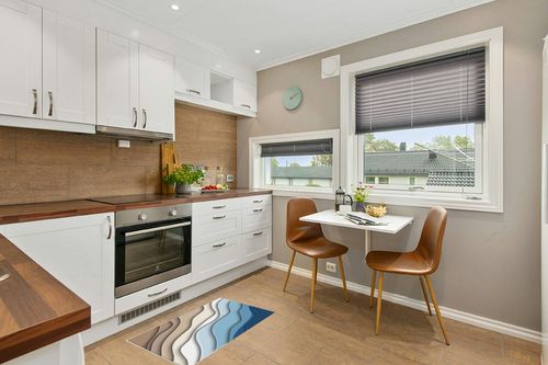 ARTSHOWING Gradient Large Area Rug 2' x 3', Durable Indoor Outdoor Rugs with Non-Slip Backing for Bedroom Living Room Nursery Kids Home Decor, Abstract Geometric Blue Brown Gradient in Wood and White Small Kitchen