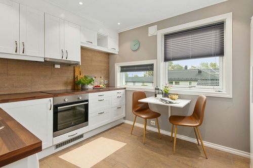 Safavieh Montauk Collection Accent Rug - 2' x 3', Yellow & Ivory, Flat Weave Farmhouse Boho Cotton Design, Easy Care, Ideal for High Traffic Areas in Entryway, Living Room, Bedroom (MTK701C) in Wood and White Small Kitchen