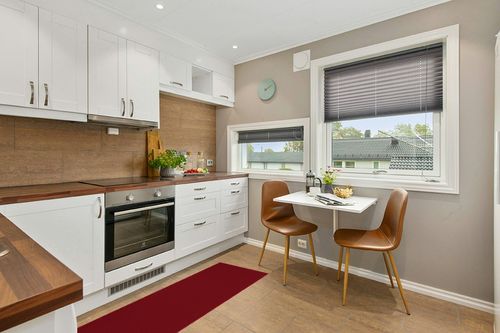 Machine Washable Modern Solid Design Non-Slip Rubberback 2x5 Traditional Runner Rug for Hallway, Kitchen, Bedroom, Entryway, 20" x 59", Red in Wood and White Small Kitchen