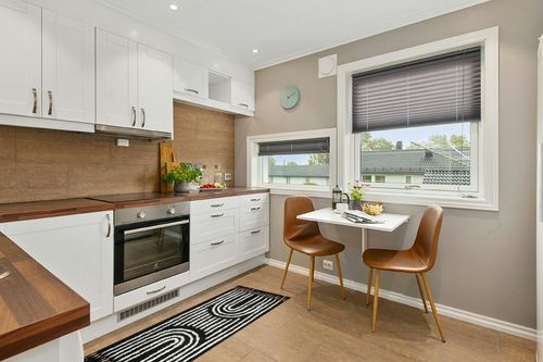 Lanffia Boho Kitchen Runner 2x5, Black and White Washable Rug Geometric Rainbow Tufted Hallway Runner Rug with Tassels Minimalist Cotton Accent Rug for Living Room Bedroom Laundry Room Bathroom Porch in Wood and White Small Kitchen