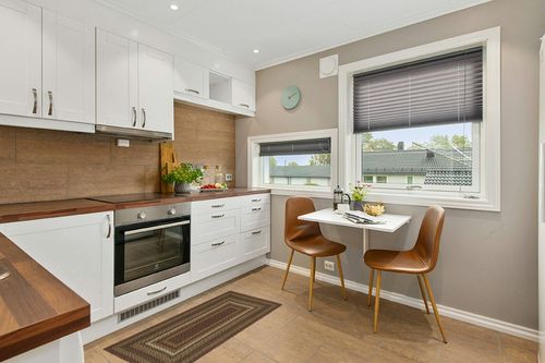 VHC Brands Tea Cabin Jute Rectangular Rug 27x48 Country Braided Flooring, Moss Green and Deep Red in Wood and White Small Kitchen