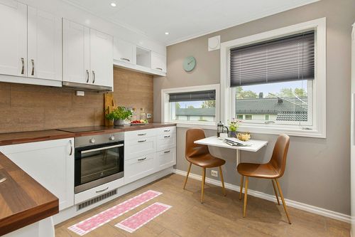 Kitchen Mat 2 Pieces, Christmas Pink Snowflake Printing Kitchen Rugs and Mats Non Slip Runner Rug Washable Floor Mats for Kitchen Home 20" x 24" + 20" x 48" in Wood and White Small Kitchen