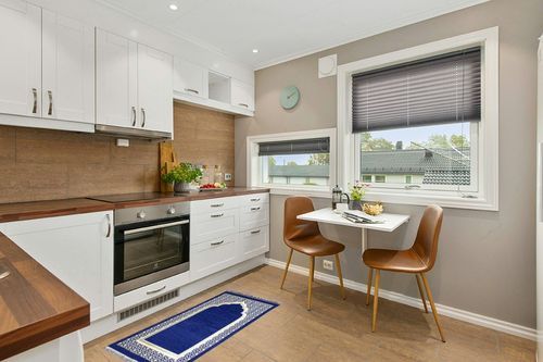 Modefa Turkish Islamic Prayer Mat - Thin Woven Chenille Sajjadah - Intricate Praying Rug Ramadan Eid Gift - Traditional Muslim Janamaz Sajada for Men Women - Geometric Selcuk Star (Royal Blue) in Wood and White Small Kitchen