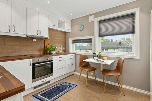 Modefa Turkish Islamic Prayer Rug - Soft Velvet Janamaz Praying Carpet - Comfortable Muslim Praying Mat for Men & Women - Ramadan or Eid Gift - with Kufi Prayer Cap - Elegant Swirl (Blue) in Wood and White Small Kitchen