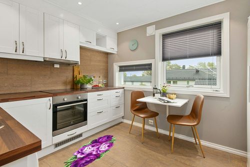 UKELER Floral Rose Bathroom Rugs Shaggy Purple Flower Area Rugs for Girls Bedroom Non Slip Absorbent Toilet Rug Bath Mat for Bathroom 43.3''x27.5'' in Wood and White Small Kitchen