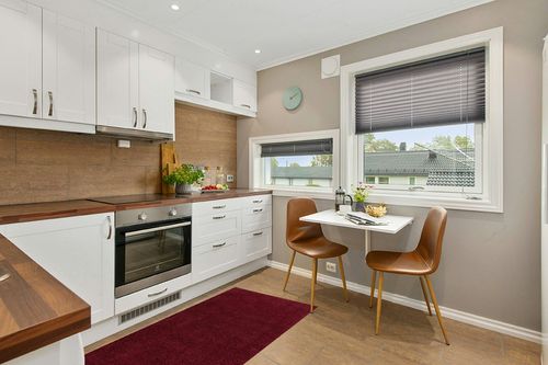 Haze Solid Low-Pile Indoor Area-Rug in Wood and White Small Kitchen