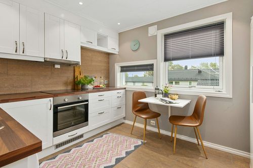 Wool Hand Made Contemporary Area Rug in Wood and White Small Kitchen