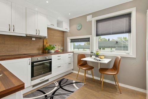 Rugshop Modern Wavy Circles Design Area Rug 3'3" x 5' Gray in Wood and White Small Kitchen