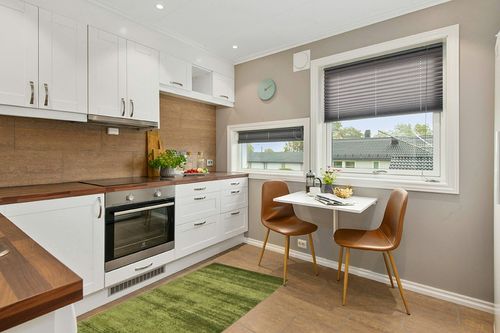 Unique Loom Del Mar Collection Area Rug - Lucille (3' 3" x 5' 3" Rectangle, Green/ Hunter Green) in Wood and White Small Kitchen