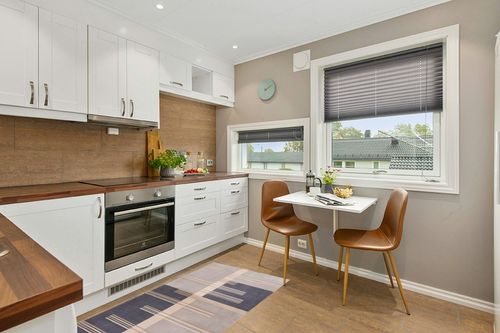 SAFAVIEH Orwell Collection Accent Rug - 3' x 5', Grey & Charcoal, Mid-Century Modern Abstract Design, Non-Shedding & Easy Care, Ideal for High Traffic Areas in Entryway, Living Room, Bedroom (ORW304F) in Wood and White Small Kitchen