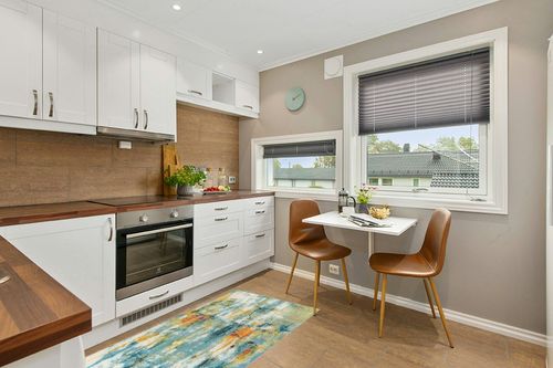 JONATHAN Y CTP100A-3 Contemporary POP Modern Abstract Waterfall Blue/Cream 3 ft. x 5 ft. Area-Rug, Bohemian, Easy-Cleaning, for Bedroom, Kitchen, Living Room, Non Shedding in Wood and White Small Kitchen