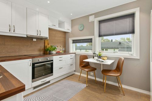 JONATHAN Y SCN101B-3 Odense Minimalist Angle Geometric Indoor Area Rug, Modern, Contemporary, Coastal, Geometric, Bohemian, Bedroom, Kitchen, Living Room, Non Shedding, Gray/Ivory, 3' x 5' in Wood and White Small Kitchen