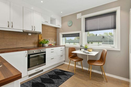 nuLOOM Bria Moroccan Shag Tasseled Accent Rug, 3x5, Black in Wood and White Small Kitchen