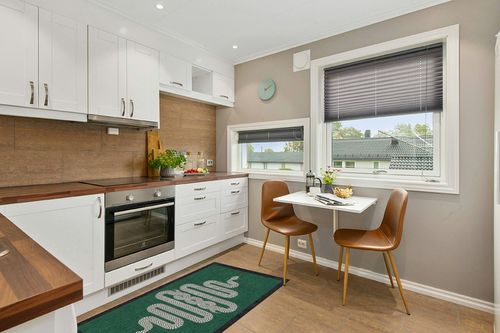 RUGGABLE x Jonathan Adler Washable Rug - Perfect Modern Area Rug for Living Room Bedroom Kitchen - Child Friendly - Stain & Water Resistant - Venom Emerald 3'x5' (Standard Pad) in Wood and White Small Kitchen