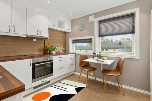 Safavieh Rodeo Drive Collection Accent Rug - 3' x 5', Green & Black, Handmade Mid-Century Modern Abstract Wool, Ideal for High Traffic Areas in Entryway, Living Room, Bedroom (RD883Y) in Wood and White Small Kitchen