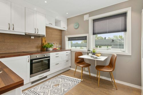 nuLOOM Vasiliki Moroccan Shag Tasseled Accent Rug, 3x5, Off-white in Wood and White Small Kitchen