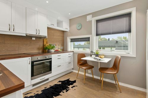 Flash Furniture Barstow Collection Area Rug - Black Faux Cowhide Print - 3' x 5' Polyester Backing - Vegan & Cruelty Free - Living Room, Bedroom, Entryway in Wood and White Small Kitchen