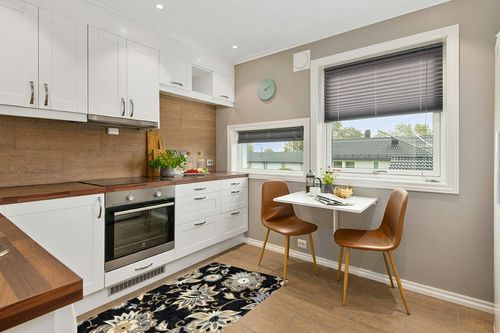 Lahome Floral Washable Living Room Area Rug - 3x5 Non-Slip Low-Pile Rugs for Entryway, Throw Small Stain Resistant Kitchen Rugs Soft Black Paisley Print Carpet for Office Bedroom Laundry Room Office in Wood and White Small Kitchen