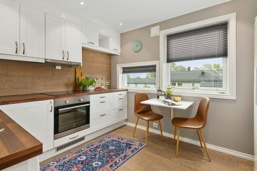 SAFAVIEH Blossom Collection Area Rug - 3' x 5', Blue & Red, Handmade Wool, Floral Design, Ideal for High Traffic Areas in Living Room, Bedroom, Dining (BLM686M-3) in Wood and White Small Kitchen