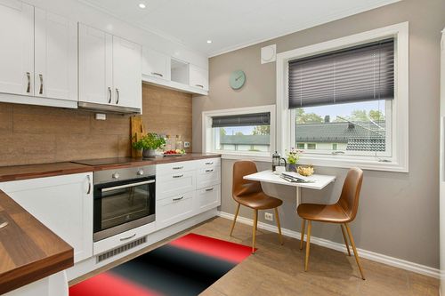 Black and Red Area Rug 3 x 5, Washable Bedroom Rug Non-Slip Kitchen Rugs Soft Floor Cover Mat for Living Room Dining Room Nursery Outdoor Carpet Ombre Color Abstract Art in Wood and White Small Kitchen