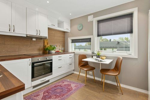 BESPOKY Sittard Pink Medallion Cotton 2'7'' x 5' Digital Print Area Rug Washable Non Slip Soft Living Room Office Kitchen Entrance Hallway Guest Room Carpet in Wood and White Small Kitchen