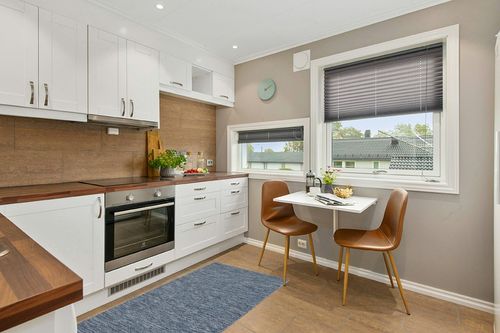 Nourison Practical Solutions Indoor/Outdoor Navy Blue 3' x 5' Area Rug, Easy Cleaning, Non Shedding, Bed Room, Living Room, Dining Room, Deck, Backyard, Patio (3x5) in Wood and White Small Kitchen