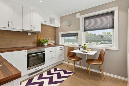 SAFAVIEH Chatham Collection Accent Rug - 3' x 5', Purple & Ivory, Handmade Chevron Wool, Ideal for High Traffic Areas in Entryway, Living Room, Bedroom (CHT715F) in Wood and White Small Kitchen