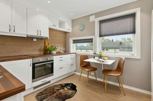 Premium Quality Faux Fur Beaver Skin Rug - Grizzly Bear - Buffalo Hide - Throw Rug - Shag - Sheepskin - Area Rug - Accent Rug,Toss Carpet (3'x4', Brown) in Wood and White Small Kitchen