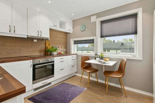 Scceatti Rugs for Bedroom 4x2.5 Feet Washable Shag Thick Classroom Rug Rugs Big Modern Floor Rug Rugs for Bedroom Fluffy Shaggy Bedside Floor Dorm Grey Area Rug Non Slip Room Carpet for Kitchen,Purple in Wood and White Small Kitchen