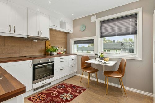 Maples Rugs Reggie Floral Kitchen Rugs Non Skid Accent Area Carpet [Made in USA], 2'6 x 3'10, Merlot in Wood and White Small Kitchen