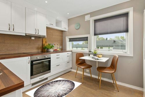 AG Creation Handmade Rug Cowhide Leather Round Rug | Patchwork Cowhide Round Rug Hair on Leather Cowhide Grey & White Carpet Cowhide Furniture (2X2 feet) in Wood and White Small Kitchen