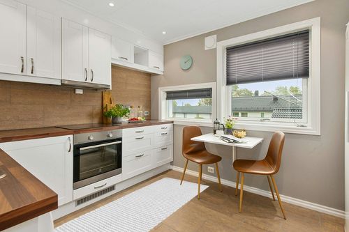 Anjanie Bath Rug Gracie Oaks Color: White in Wood and White Small Kitchen