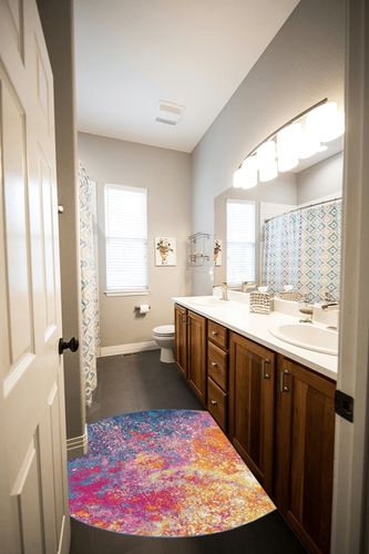 Round Modern Abstract  Area Rug 4' in Wooden and Grey Bathroom