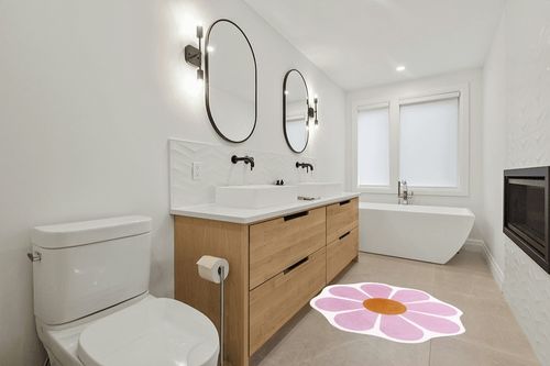 USTIDE Pink Flower Shaped Rug 47x47 Inch, Washable Flower Shaped Rug Soft Flower Rugs for Bedroom in Scandinavian Neutral bathroom