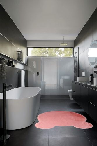 TENNOLA Pink Round Rug 4ft,Bear Head Shaped Area Rugs Soft Fluffy Faux Rabbit Fur Rug Fuzzy Carpet for Nursery Kids Teen Girls Room Home Decor for Bedroom Aesthetic in Black Modern Bathroom