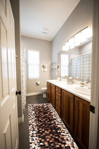 SAFAVIEH Studio Leather Collection 2'3" x 7' Beige/Brown STL803B Handmade Mid-Century Modern Leather Runner Rug in Wooden and Grey Bathroom