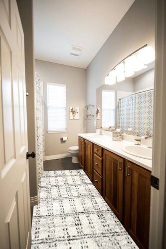 Loloi II Bliss Shag Cream/Grey 2'-7" x 7'-6" Runner Rug in Wooden and Grey Bathroom
