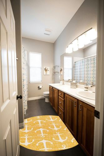 Unique Loom Outdoor Coastal Collection Area Rug - Ahoy (4' 1" Round, Yellow) in Wooden and Grey Bathroom