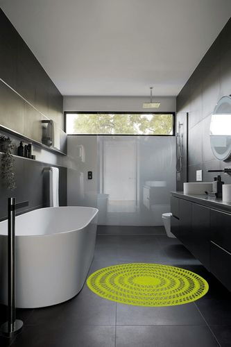 Dash and Albert Bowline Sprout Handwoven Indoor/Outdoor Round Rug, 4' Round Feet, Green Solid Pattern in Black Modern Bathroom