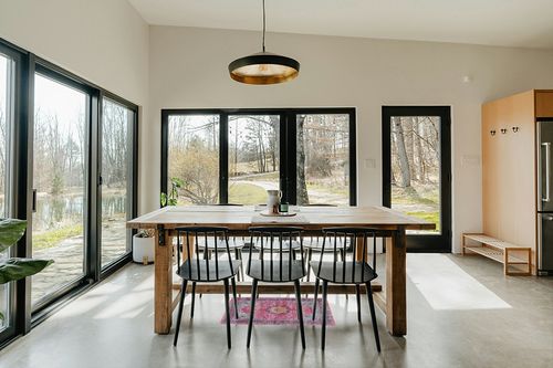 nuLOOM Verona Vintage Persian Accent Rug, 2x3, Pink in Scandinavian Dining Room with Rectangular Table