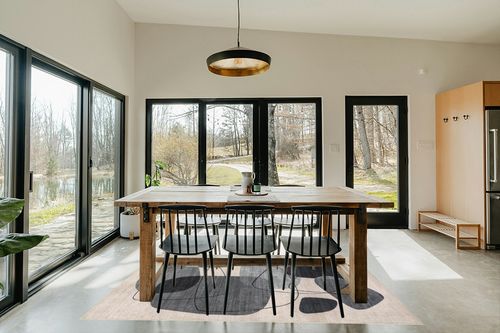 nuLOOM Rylee Abstract Machine Washable Indoor/Outdoor Area Rug, 5x8, Grey in Scandinavian Dining Room with Rectangular Table