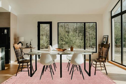 nuLOOM Daniela Farmhouse Chunky Jute Area Rug, 8x10, Baby Pink in Modern Scandinavian Dining Room with Black Accents